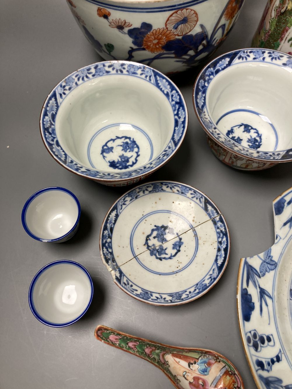 Two 19th century Chinese famille rose brushpots, and other Chinese and Japanese porcelain items, 18th-20th century